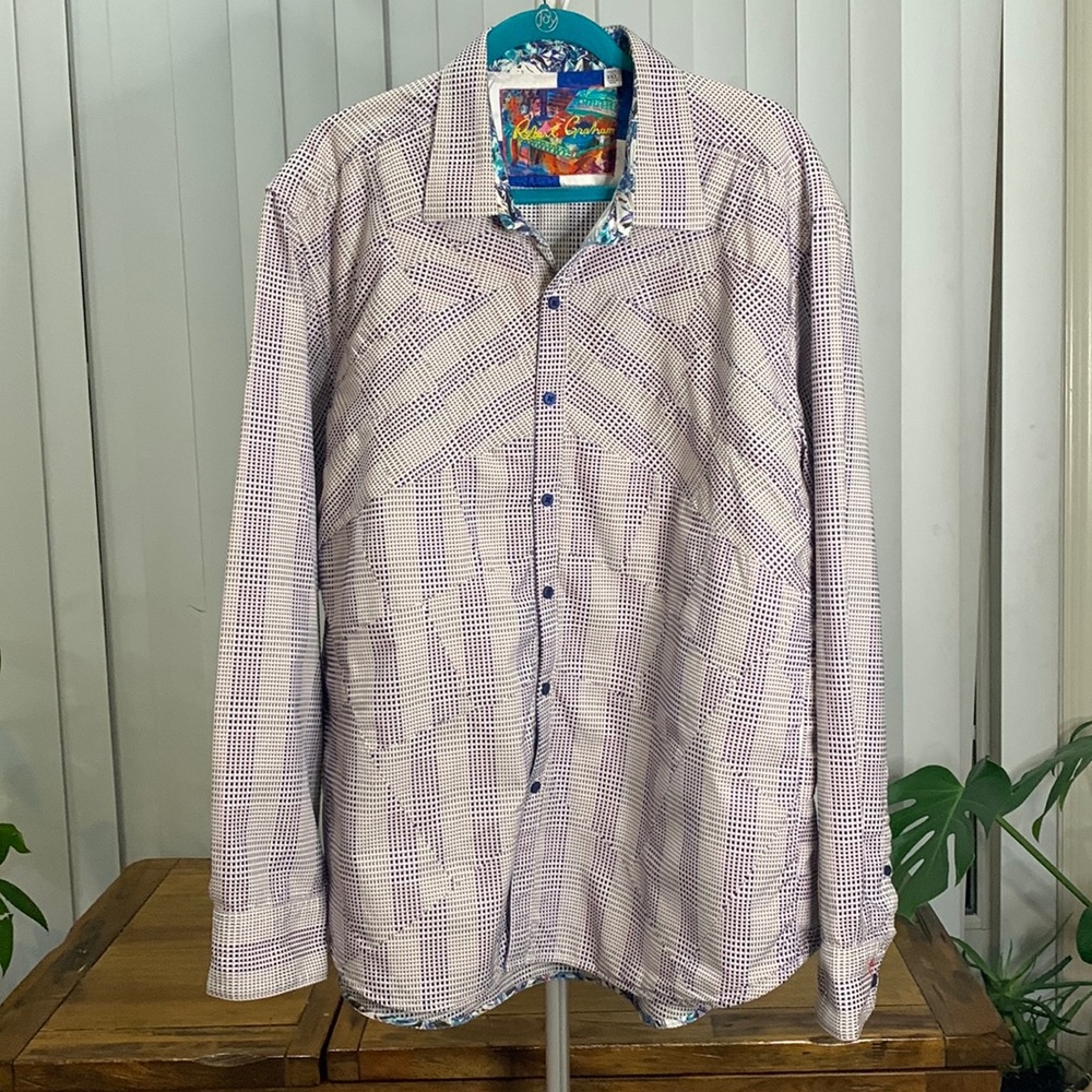 Robert Graham  LONG SLEEVE BUTTON DOWN SHIRT
Classic Fit Size: 3XL